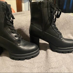 Women’s heeled boots